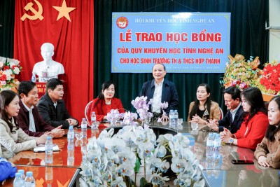 Lễ trao học bổng cho học sinh nghèo vượt khó tại huyện Yên Thành