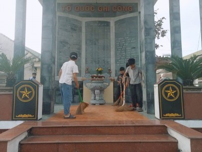 Hoạt động chăm sóc Đài tưởng niệm liệt sĩ – Giáo dục truyền thống “Uống nước nhớ nguồn”