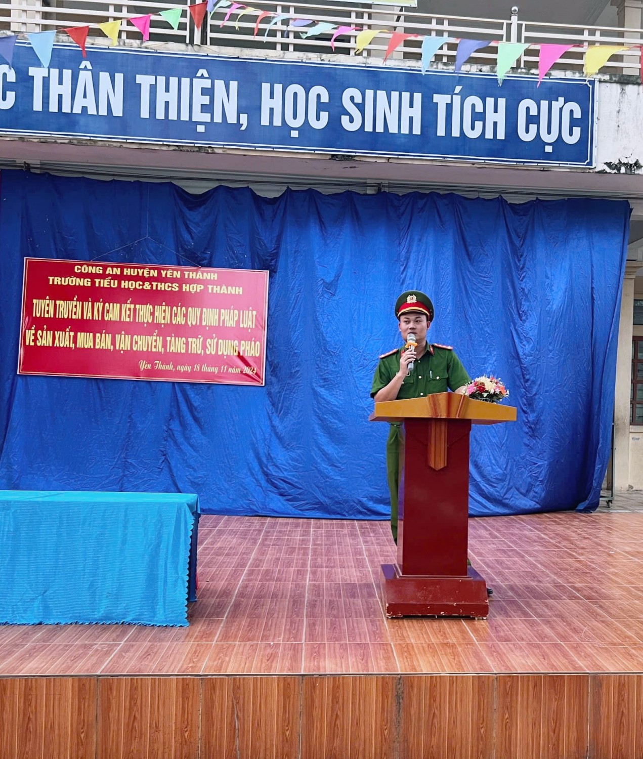 Tuyên truyền và ký cam kết thực hiện quy định pháp luật về phòng, chống pháo nổ dịp Tết Nguyên đán Ất Tỵ 2025