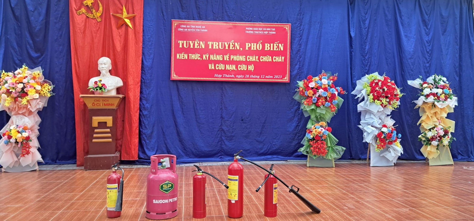 Tuyên truyền, phổ biến kiến thức pháp luật và kỹ năng PCCC cho học sinh Trường TH&THCS Hợp Thành